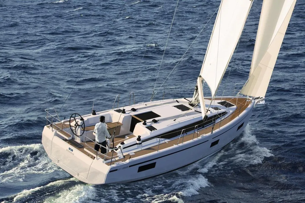Bavaria Yachts C38 gebraucht - Foto 1