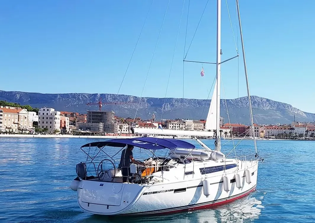 Bavaria Yachts 37 CRUISER used - photo 1