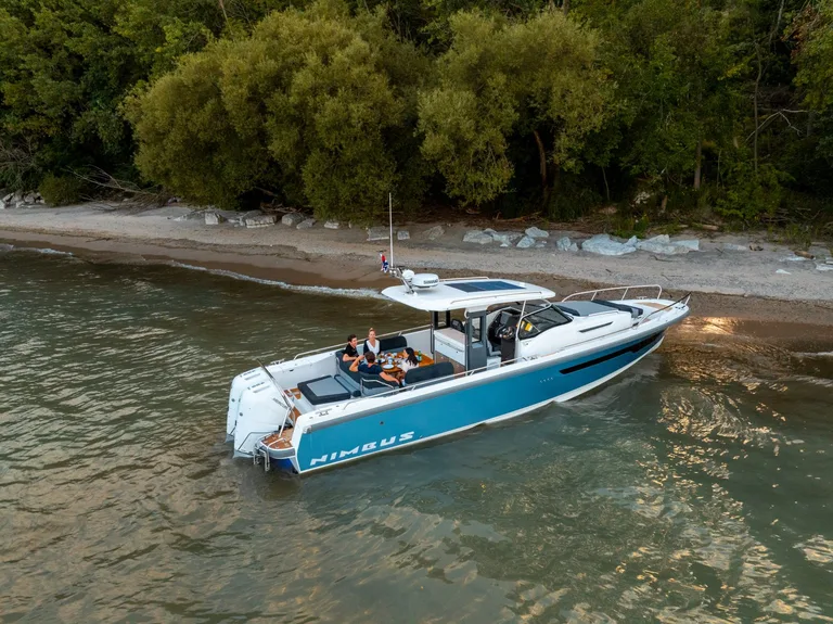 Nimbus Tender 11