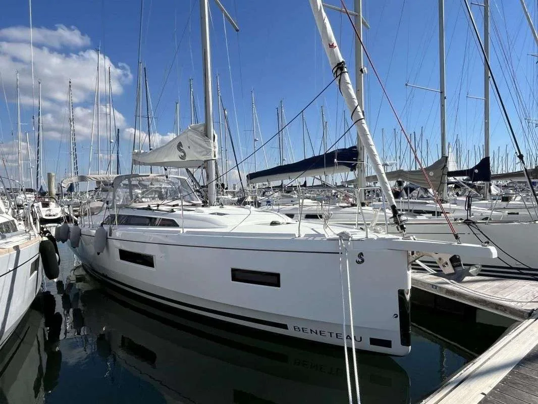 Beneteau OCEANIS 37.1 used - photo 1
