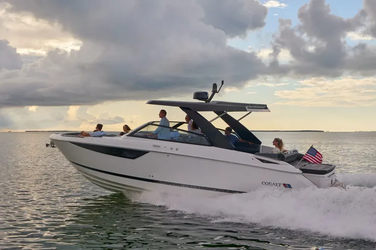 Cobalt Boats R35