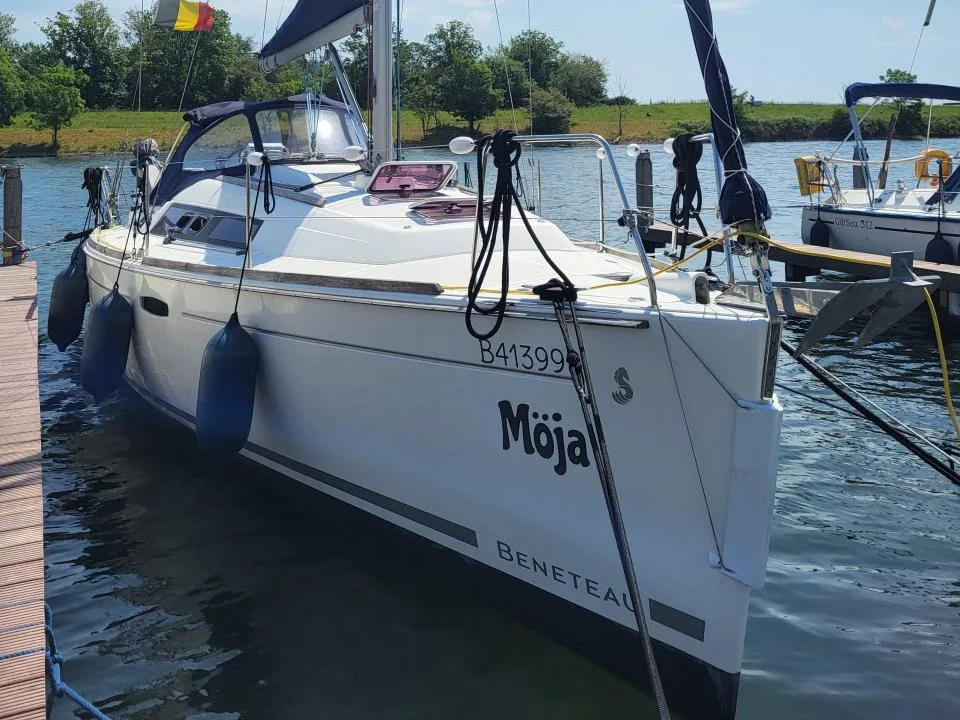 Beneteau Oceanis 31 GTE version propriétaire usato - foto 1