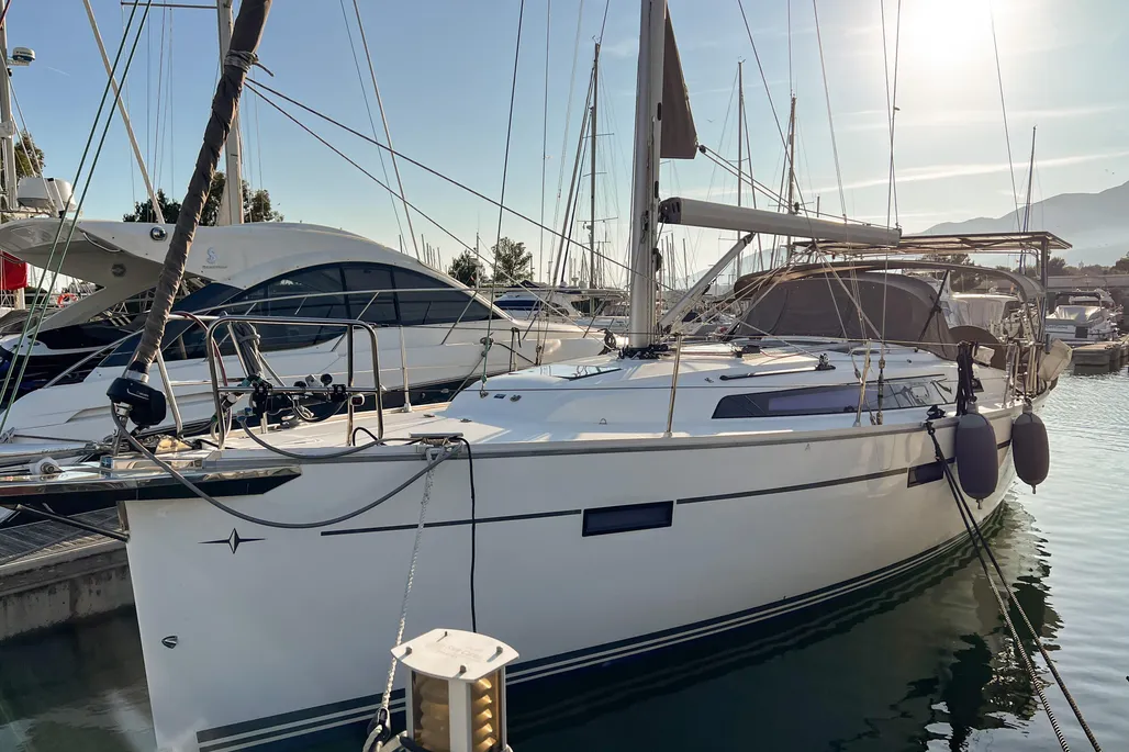 Bavaria Yachts Cruiser 37 used - photo 1