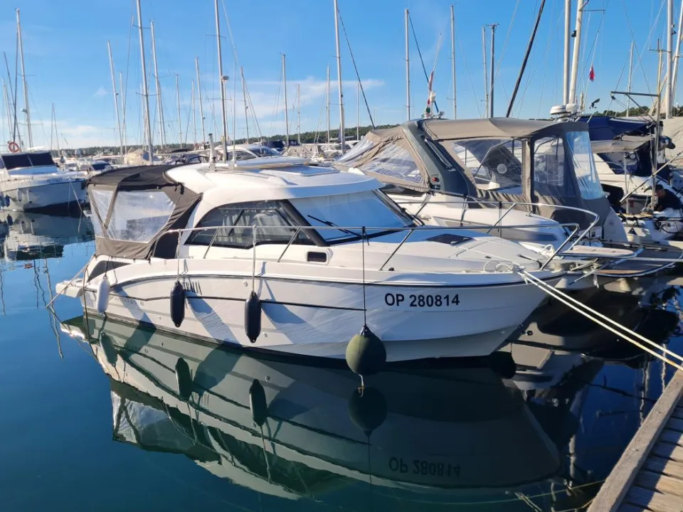 Beneteau Antares 8 OB usato - foto 1