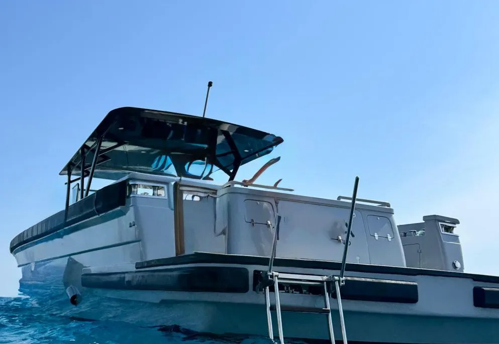 Built Motor Yacht Center Console used - photo 1