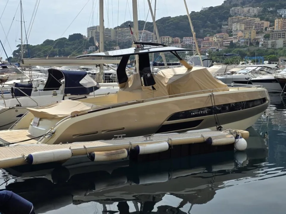 Invictus GT 320 used - photo 1