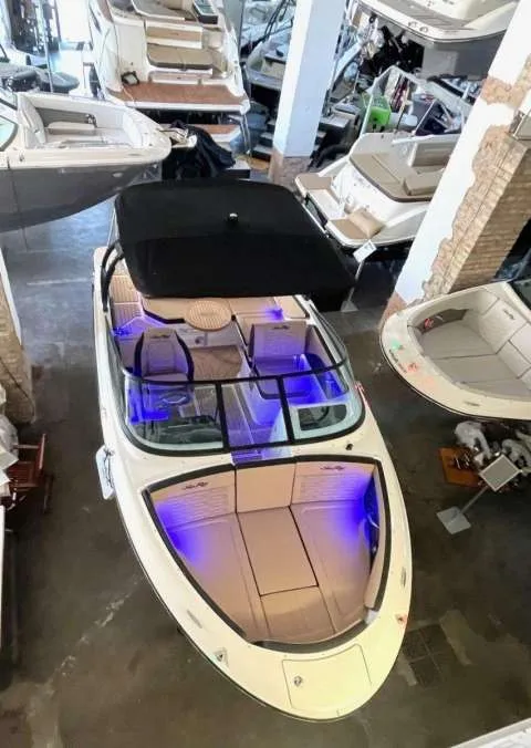 Sea Ray 210 SPXE used - photo 1