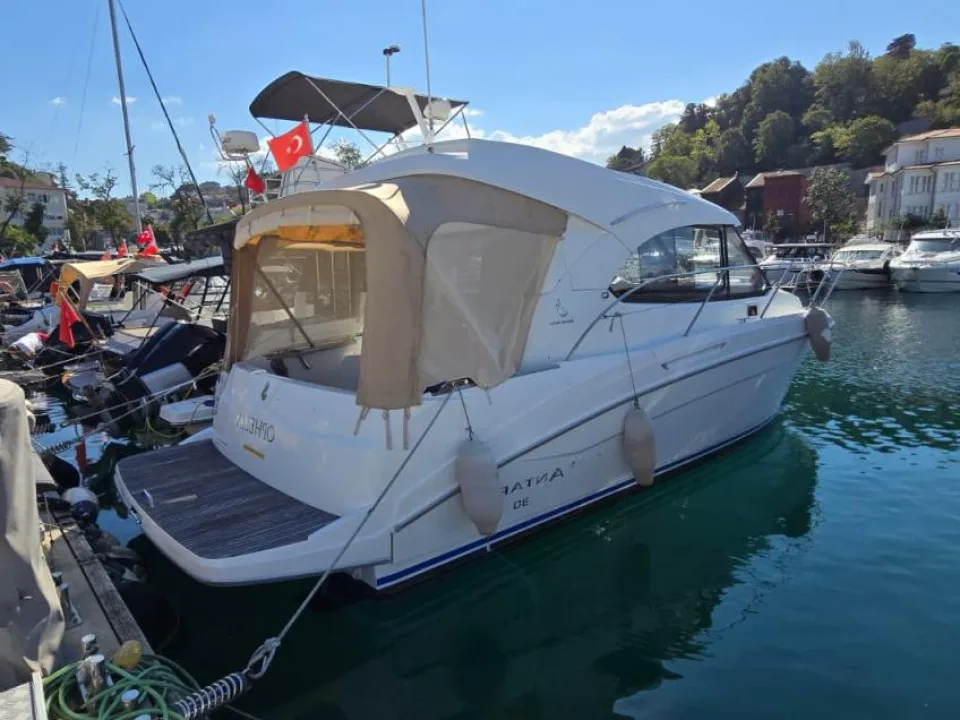 Beneteau Antares 30 usato - foto 1