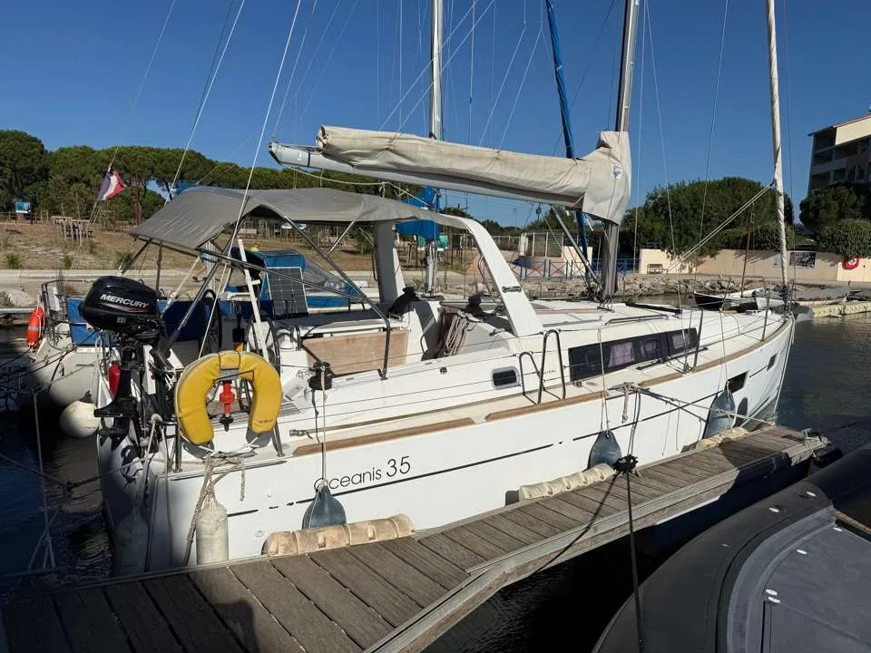 Beneteau OCEANIS 35 used - photo 1