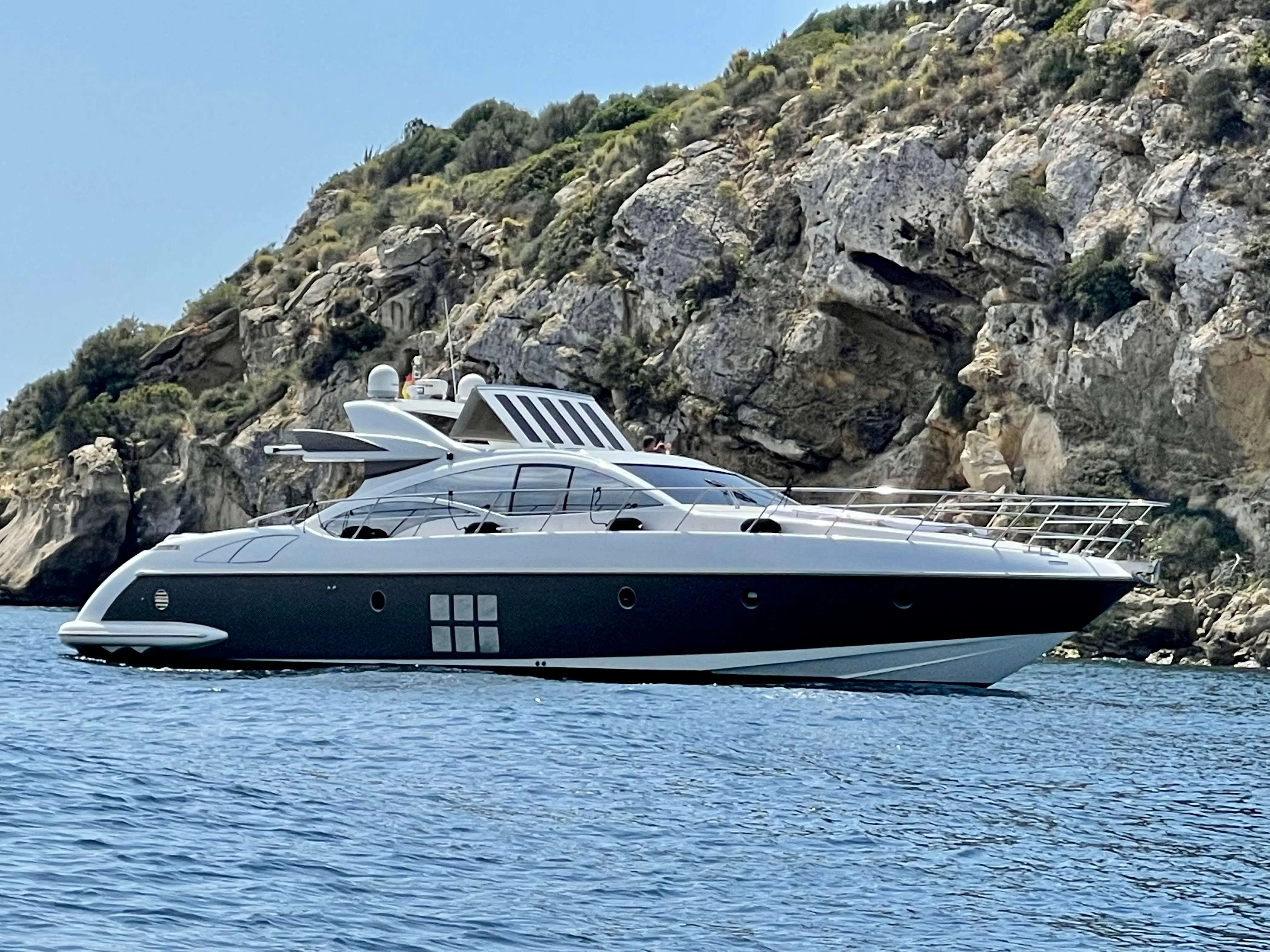 Azimut 68 S gebraucht - Foto 1