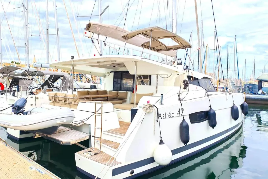 Fountaine Pajot Astrea 42 used - photo 1