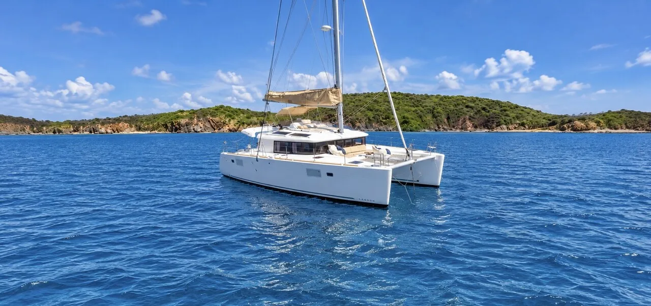 Lagoon 450F used - photo 1