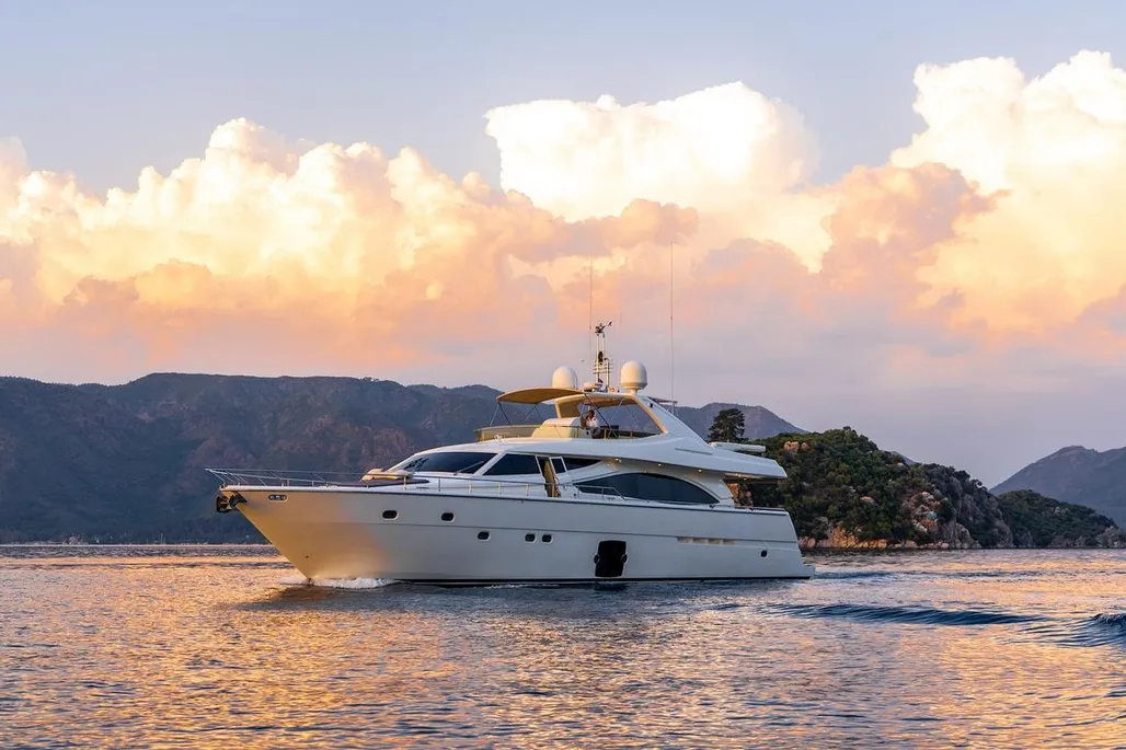 Ferretti Yachts 830 used - photo 1