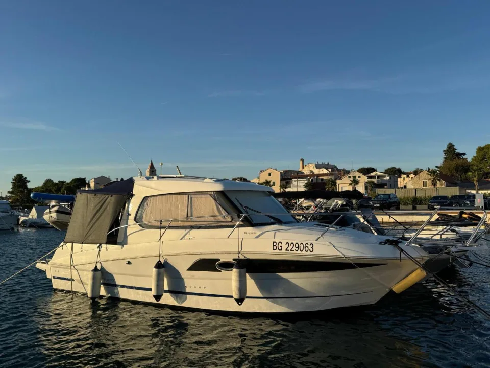Beneteau Antares 8.80 used - photo 1