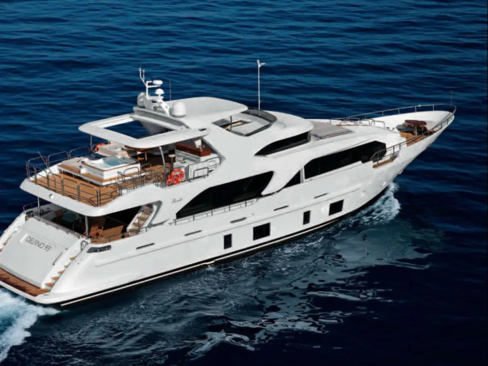 Benetti Delfino 93 usato - foto 1