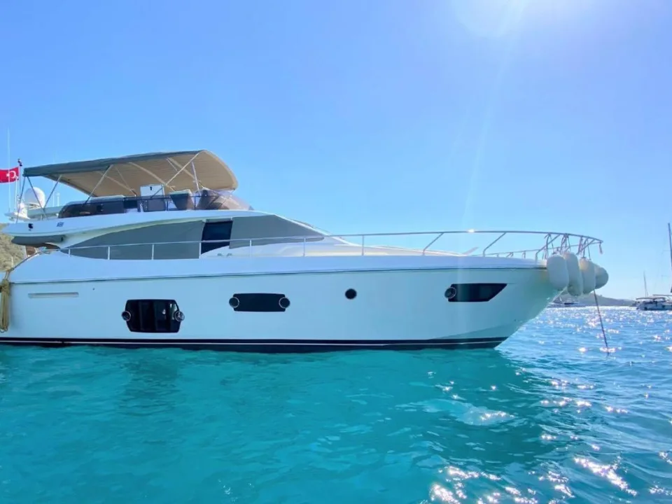 Ferretti Yachts 560 used - photo 1
