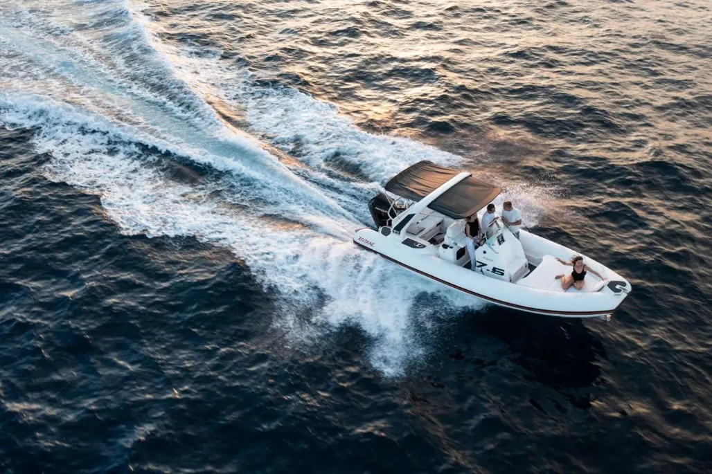 Zodiac Medline 7.5 GT d'occasion - photo 1