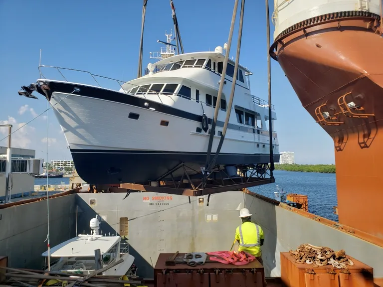Outer Reef Yachts 720 Deluxbridge Motoryacht