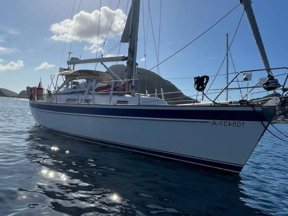 Hallberg-Rassy 37 used - photo 1