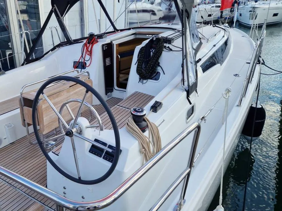 Jeanneau Sun Odyssey 350 used - photo 1