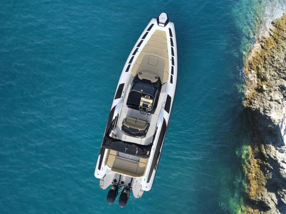 Ranieri CAYMAN 35.0 EXECUTIVE CABIN 4 LETTI DEMO used - photo 1