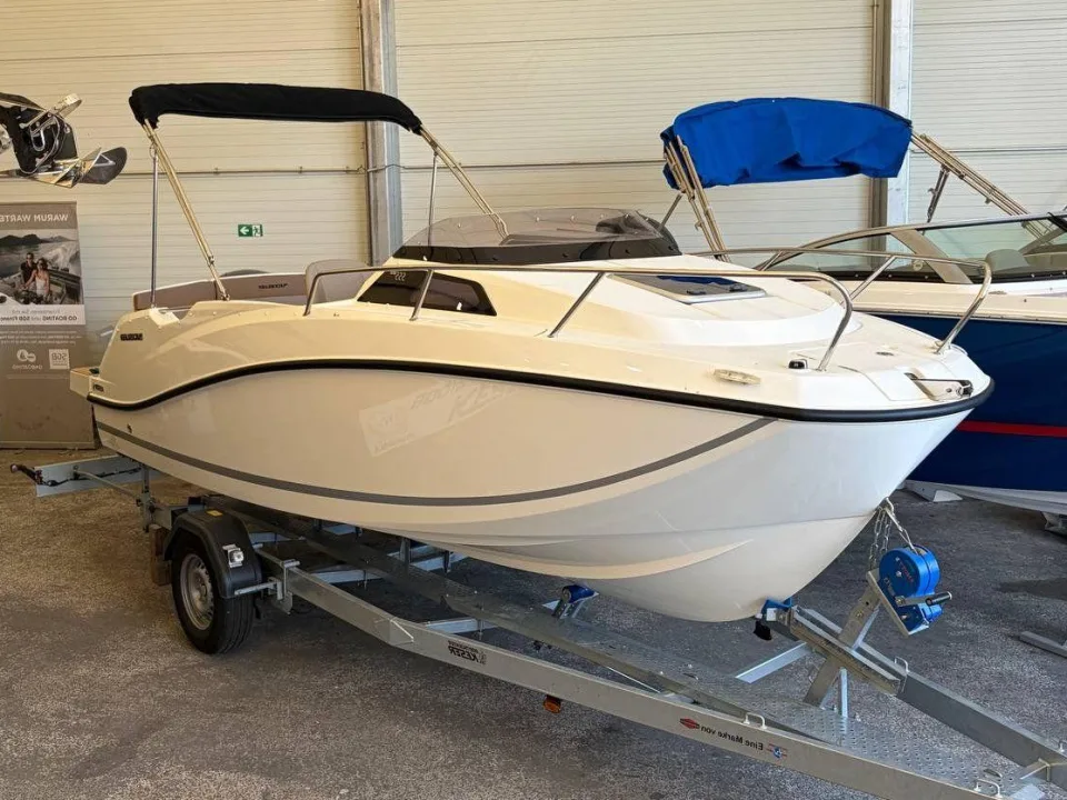 Quicksilver ACTIV 555 CABIN used - photo 1