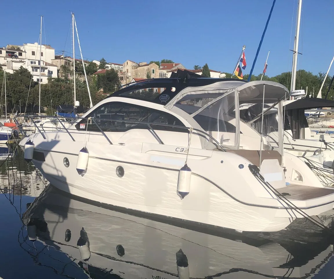 Sessa Marine Sessa c32 d'occasion - photo 1