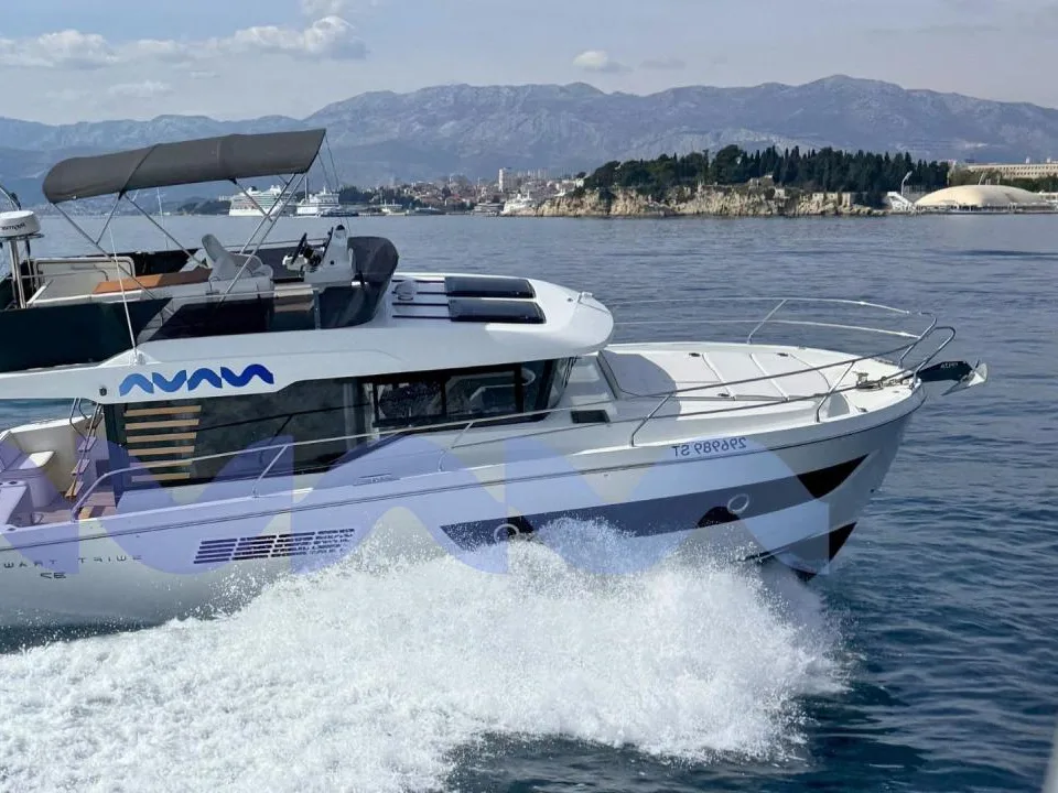 Beneteau NEW SWIFT TRAWLER 37 FLY usato - foto 1