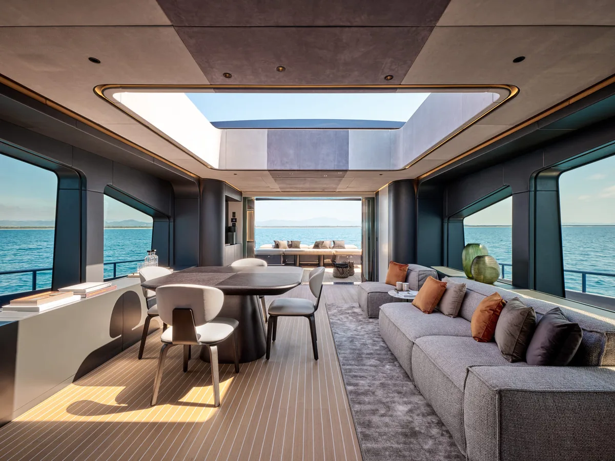 AB Yachts AB 95S — 12