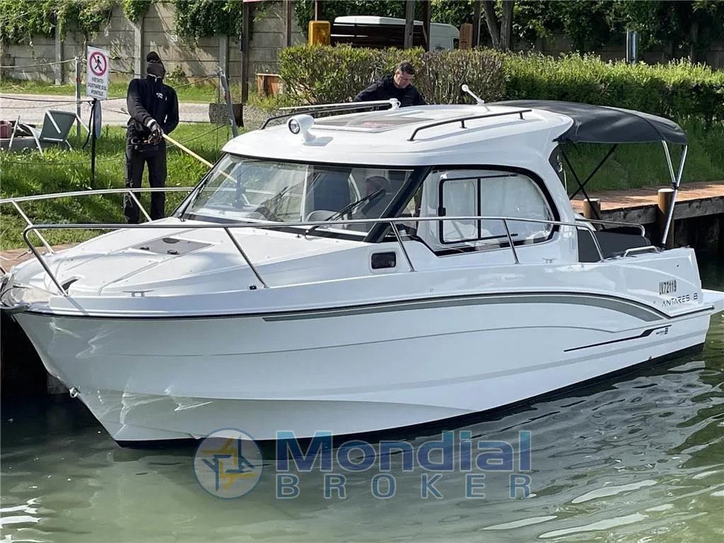 Beneteau ANTARES 8 d'occasion - photo 1