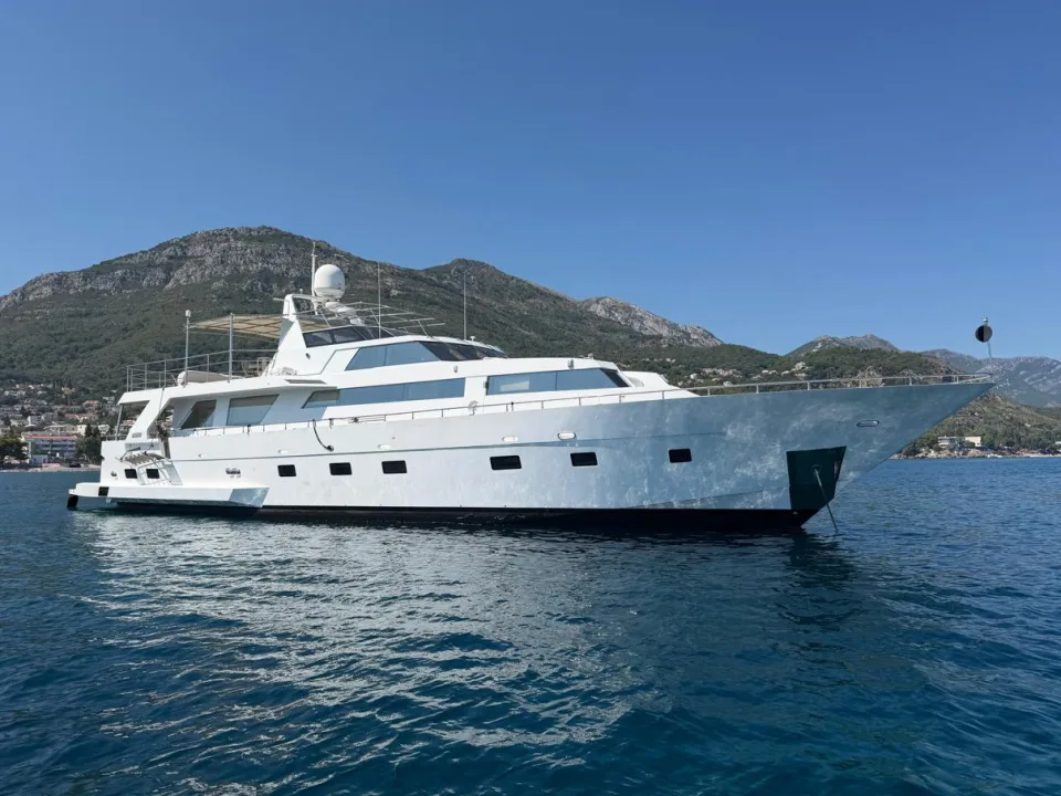 Heesen 83 used - photo 1