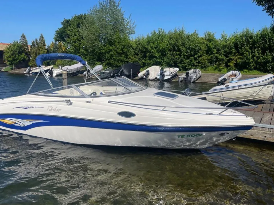Rinker 232 Captiva Cuddy used - photo 1