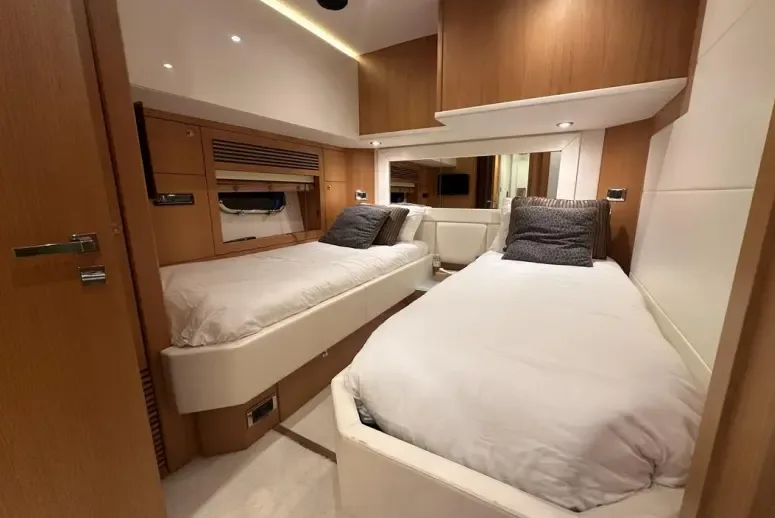 Sunseeker PREDATOR 84 used - hero image 18