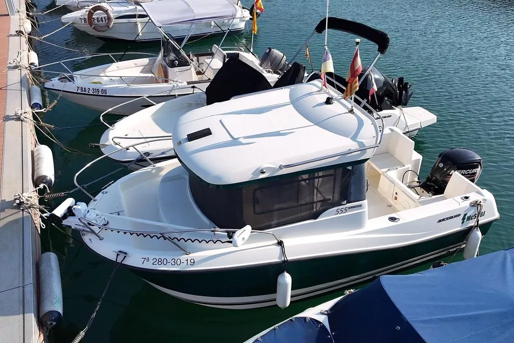 Quicksilver 555 Pilothouse used - photo 1