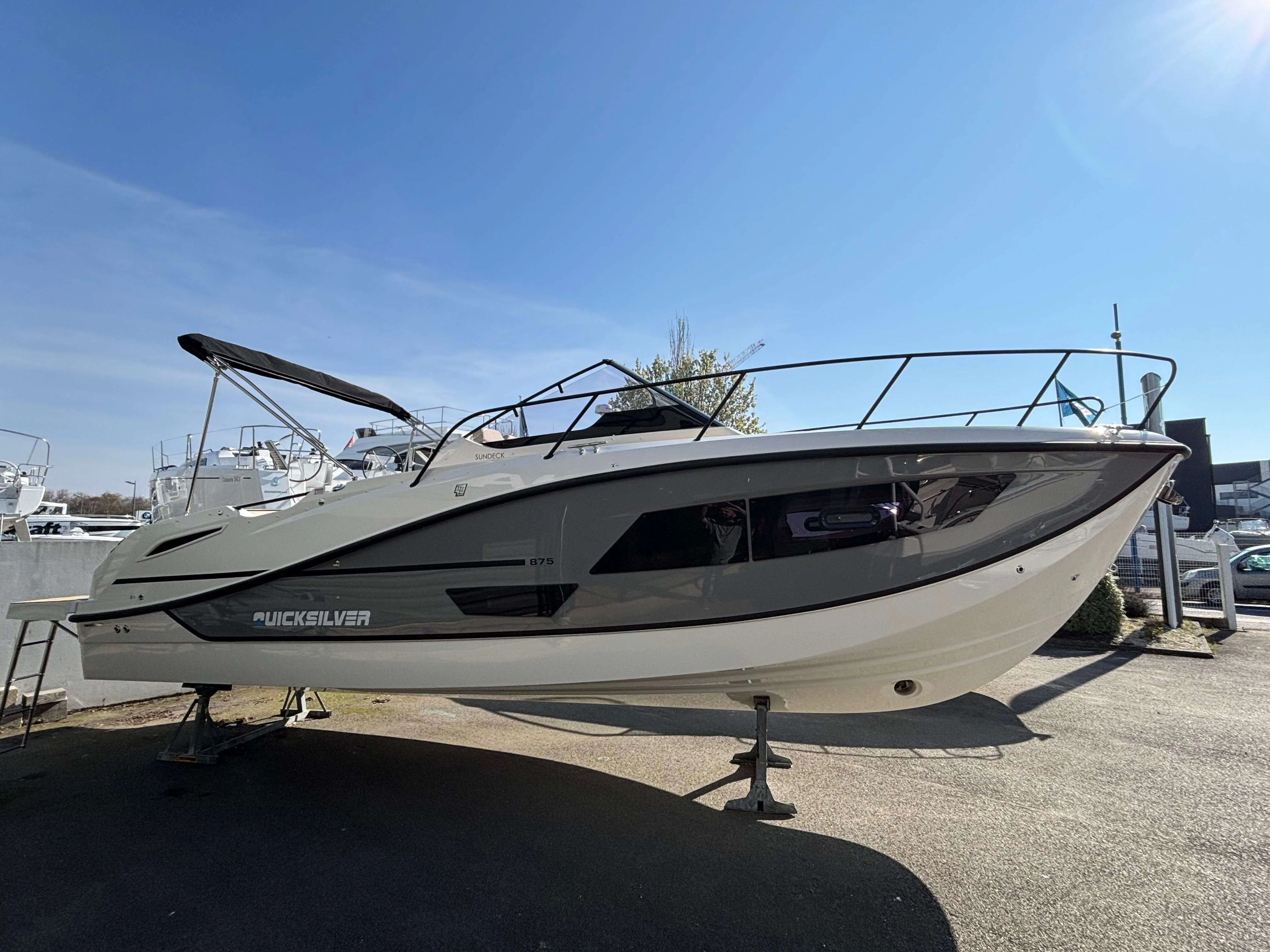 Quicksilver ACTIV 875 SUNDECK gebraucht - Foto 1