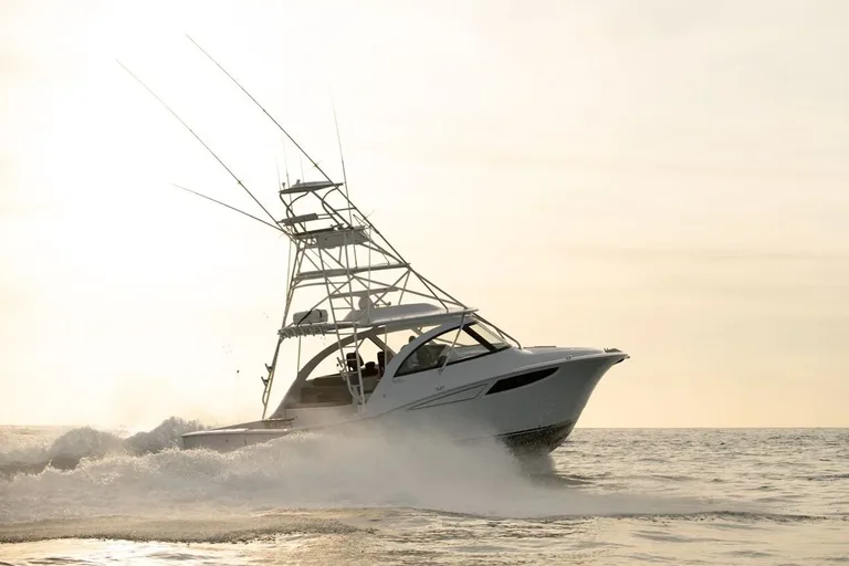 Mag Bay Yachts 42 EXPRESS