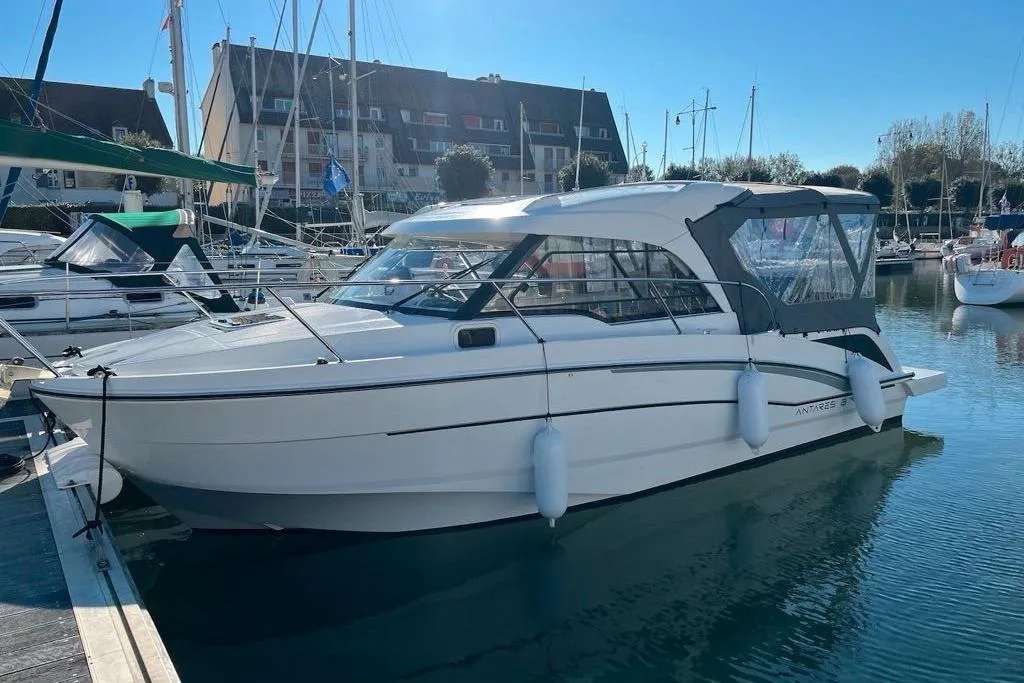 Beneteau Antares 8 d'occasion - photo 1