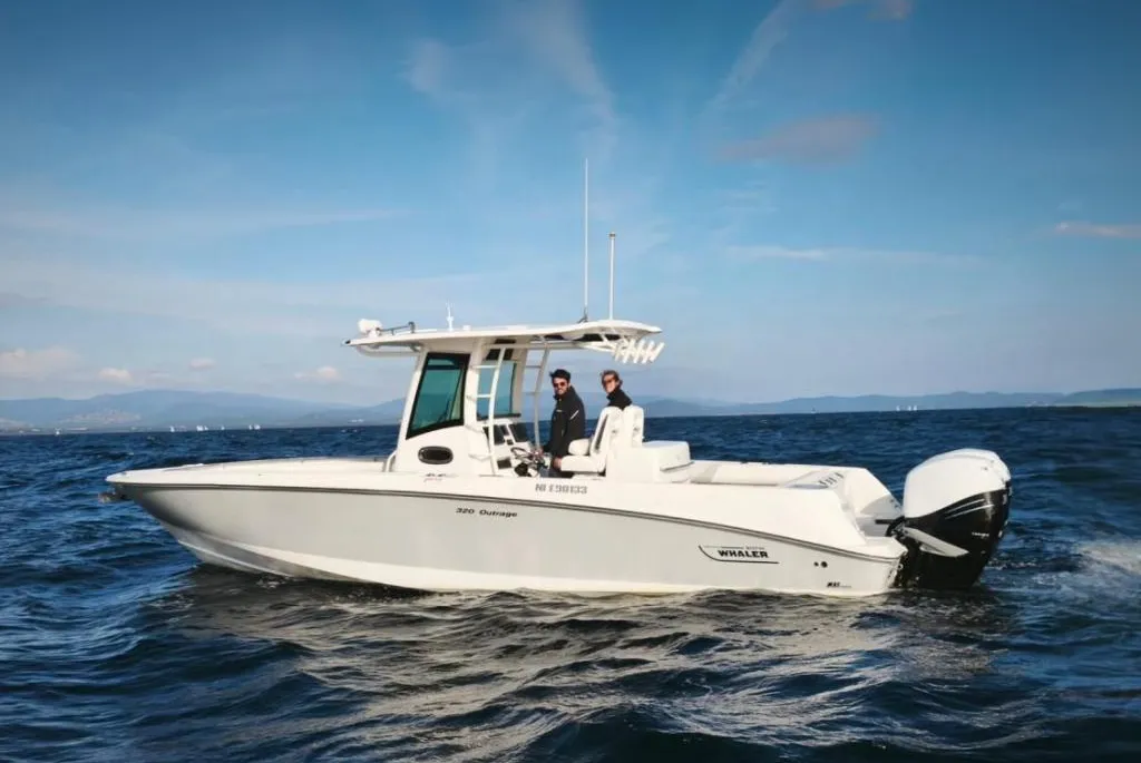 Boston Whaler 320 Outrage used - photo 1