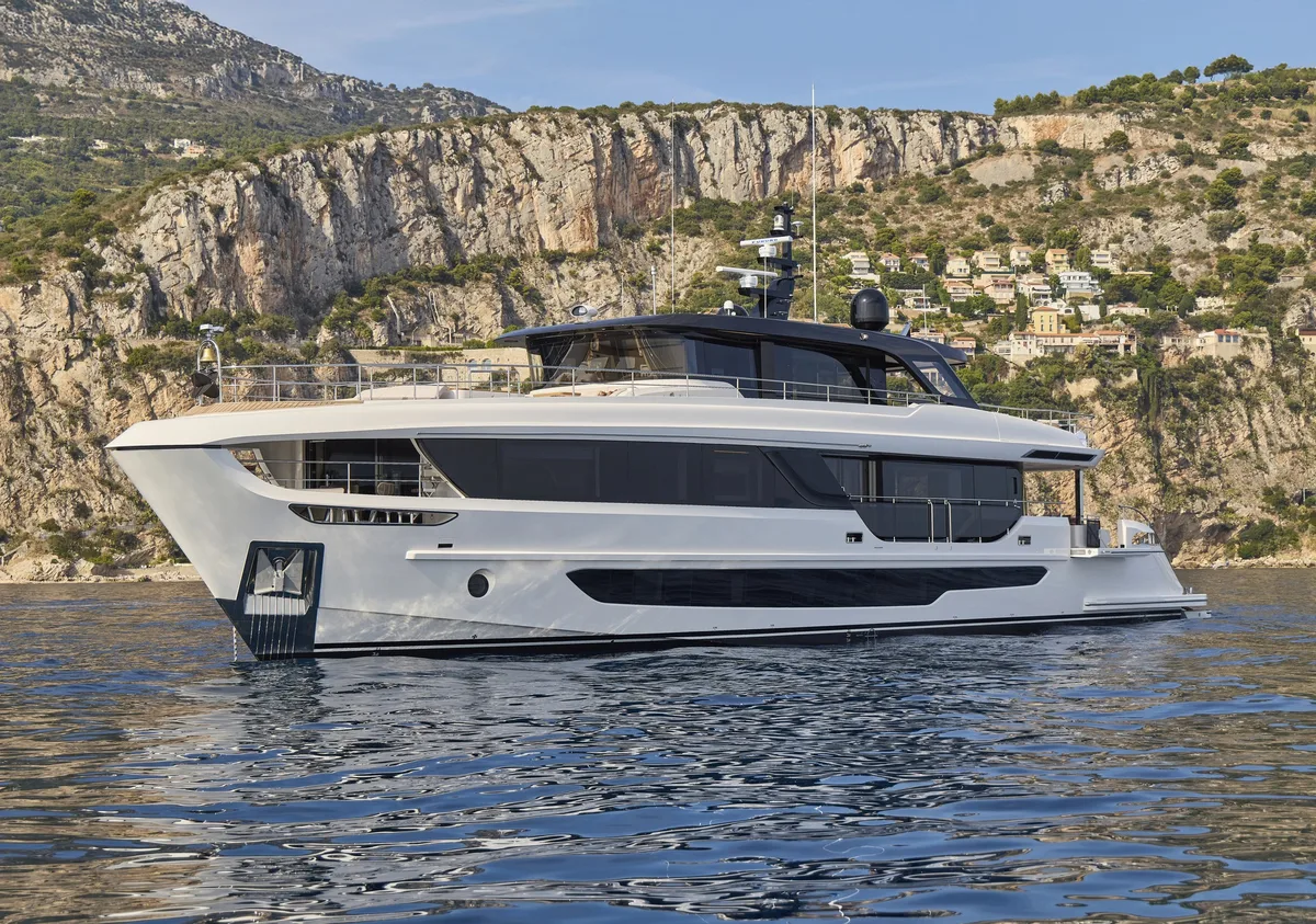 Gulf Craft Majesty 100 Terrace