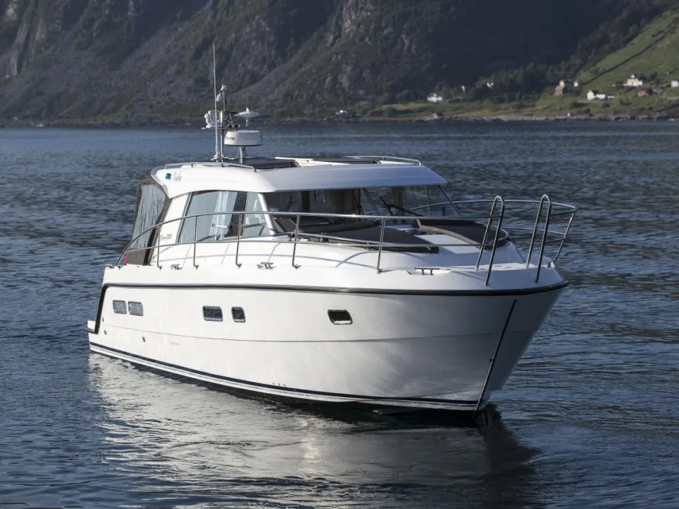 Saga 385 Luxury Swiss Edition gebraucht - Foto 1