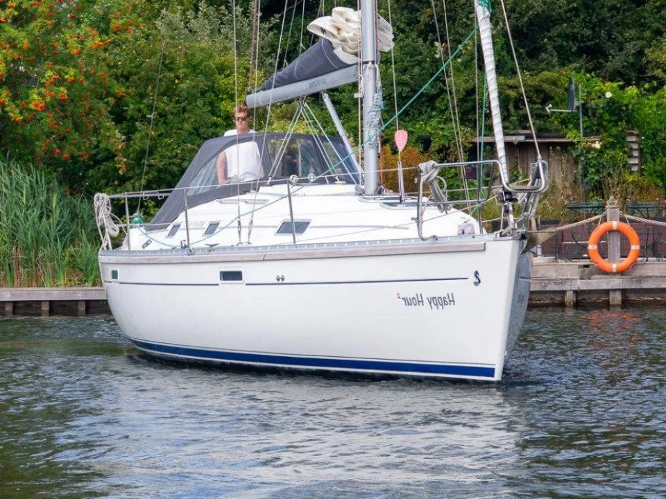 Beneteau OCEANIS 331 used - photo 1