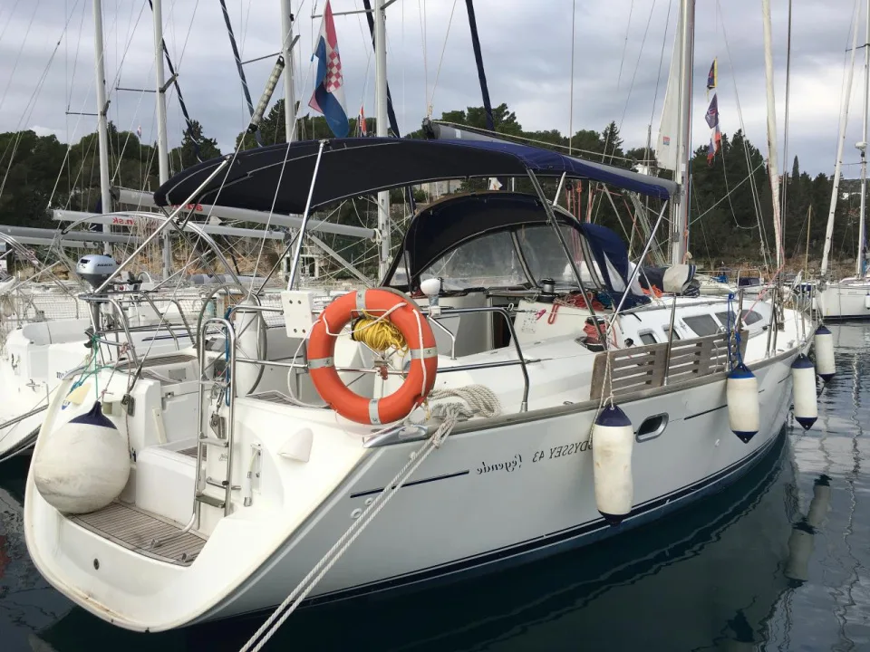 Jeanneau Sun Odyssey 43 Legende used - photo 1
