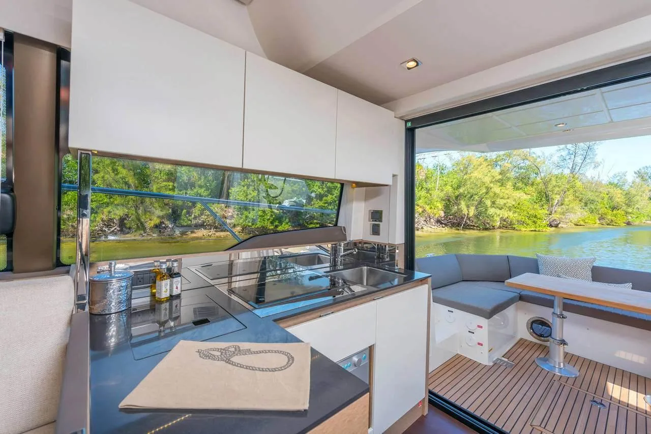 Jeanneau Prestige 460 fly used - photo 1