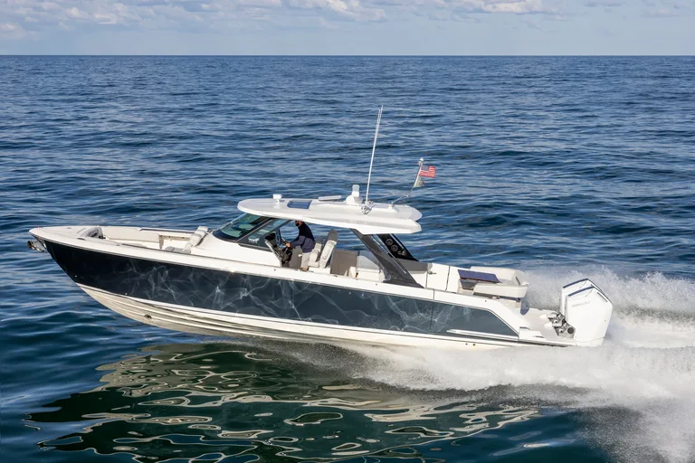 Tiara Yachts 43LS