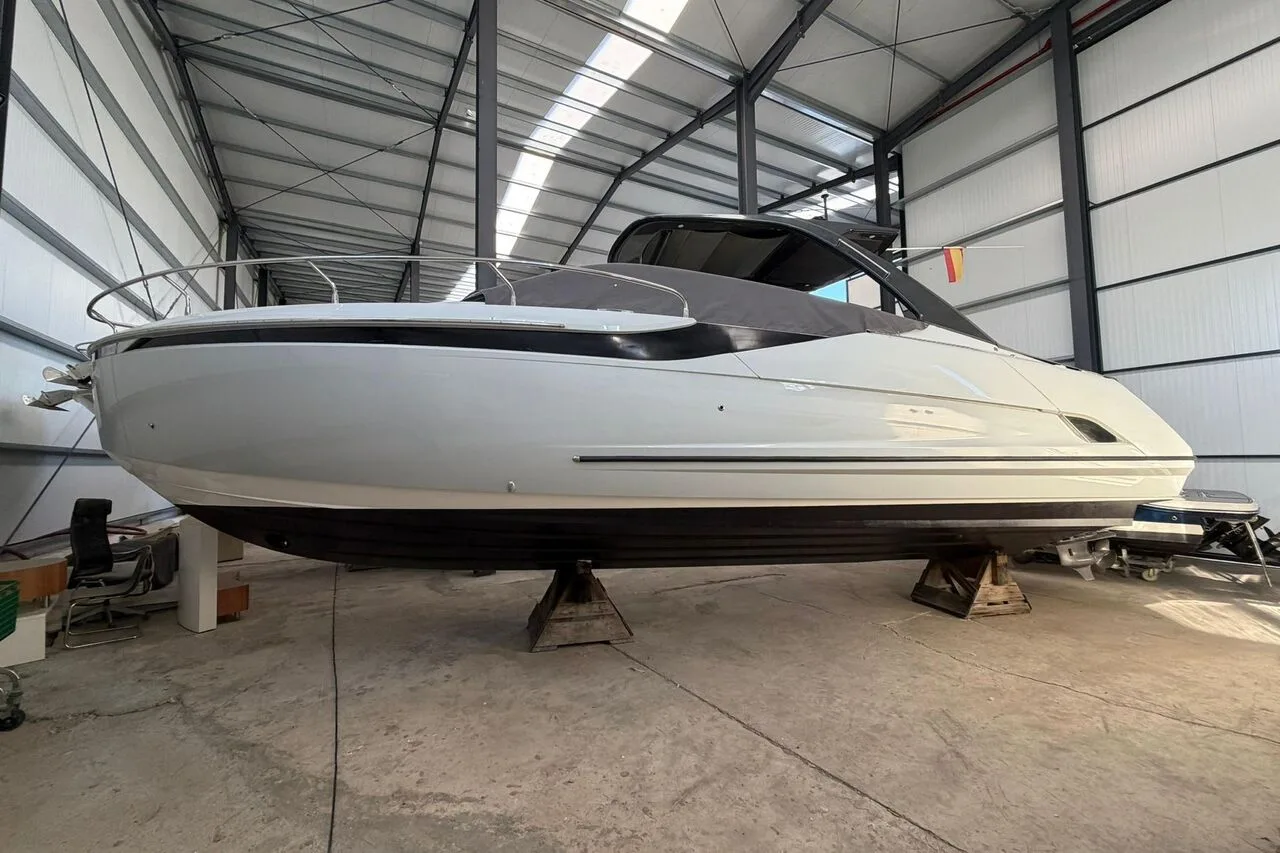 Fairline F//Line 33 used - photo 1