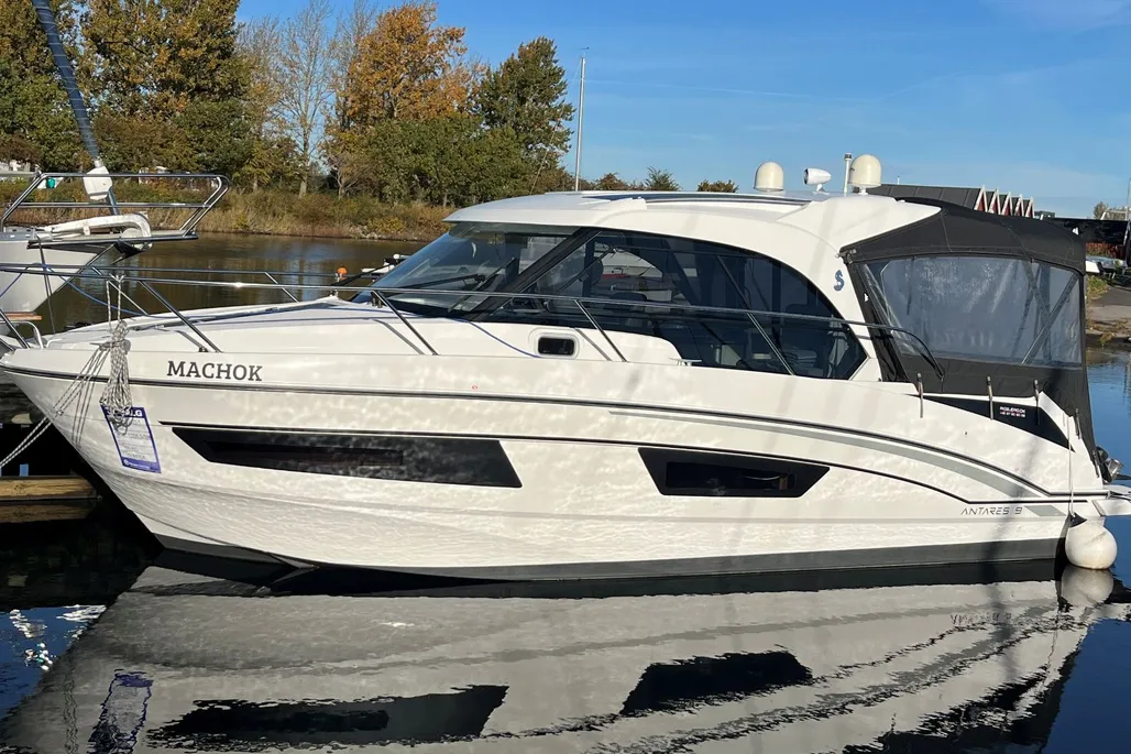 Beneteau Antares 9 used - photo 1