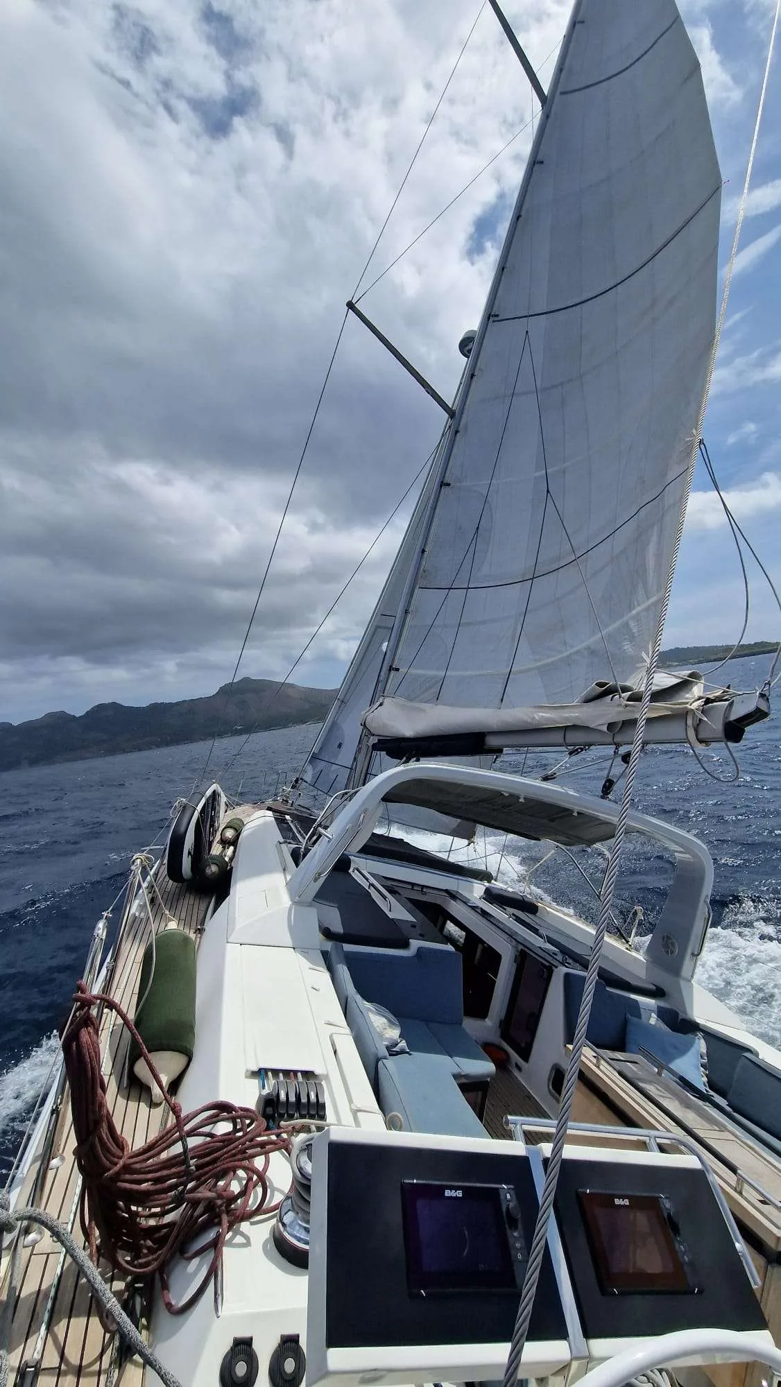 Beneteau OCEANIS 55 used - photo 1