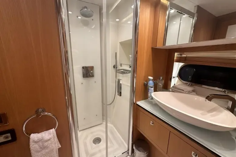 Sunseeker PREDATOR 84 used - hero image 20