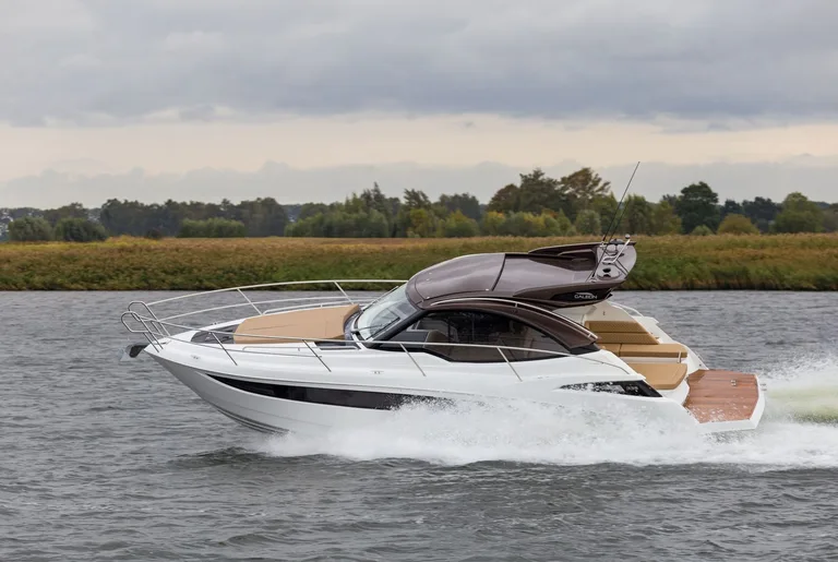 Galeon 335 HTS