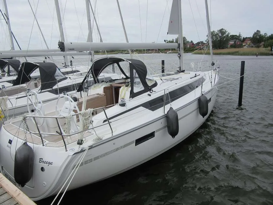 Bavaria Yachts 37 CRUISER d'occasion - photo 1